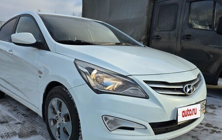 Hyundai Solaris II рестайлинг, 2015 год, 920 000 рублей, 3 фотография