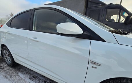 Hyundai Solaris II рестайлинг, 2015 год, 920 000 рублей, 5 фотография