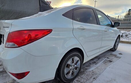 Hyundai Solaris II рестайлинг, 2015 год, 920 000 рублей, 2 фотография