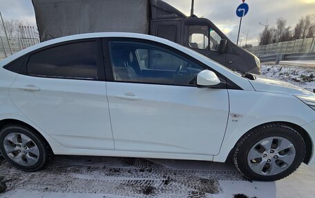 Hyundai Solaris II рестайлинг, 2015 год, 920 000 рублей, 4 фотография