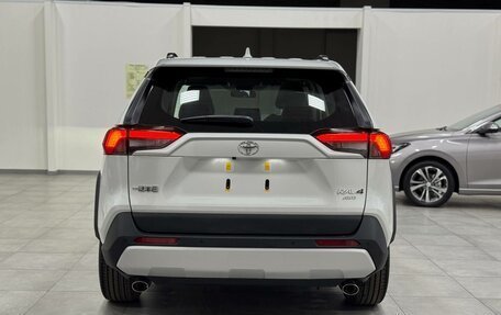 Toyota RAV4, 2025 год, 3 990 000 рублей, 4 фотография