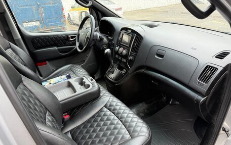 Hyundai Grand Starex Grand Starex I рестайлинг 2, 2013 год, 1 235 000 рублей, 17 фотография