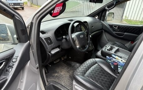 Hyundai Grand Starex Grand Starex I рестайлинг 2, 2013 год, 1 235 000 рублей, 13 фотография