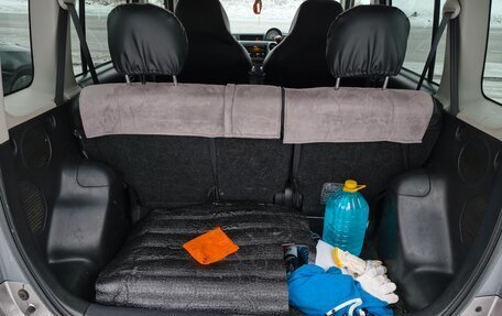 Toyota bB I рестайлинг, 2003 год, 650 000 рублей, 10 фотография