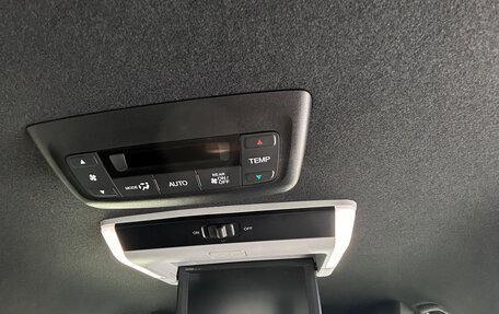 Honda Stepwgn, 2022 год, 3 050 000 рублей, 3 фотография