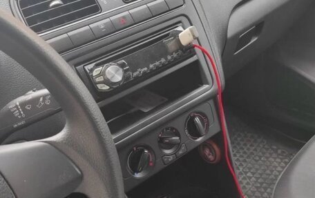 Volkswagen Polo VI (EU Market), 2014 год, 900 000 рублей, 3 фотография