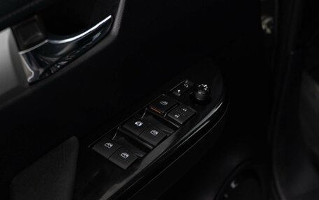 Toyota Hilux VIII, 2017 год, 3 749 999 рублей, 16 фотография