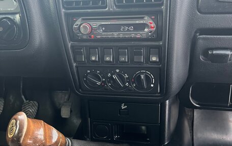 ГАЗ 31105 «Волга», 2006 год, 290 000 рублей, 10 фотография