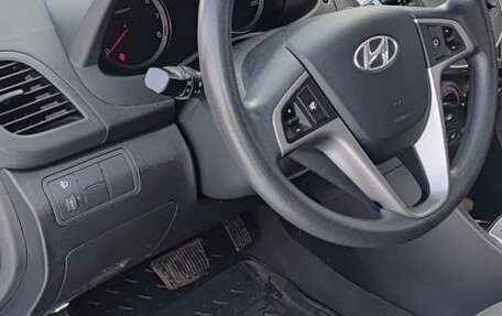 Hyundai Solaris II рестайлинг, 2016 год, 890 000 рублей, 8 фотография