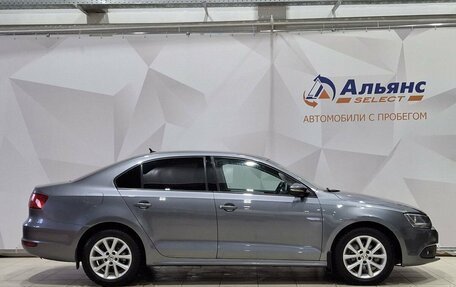 Volkswagen Jetta VI, 2014 год, 990 000 рублей, 2 фотография