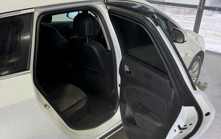 Opel Astra J, 2012 год, 800 000 рублей, 11 фотография