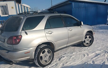 Lexus RX IV рестайлинг, 1999 год, 800 000 рублей, 3 фотография