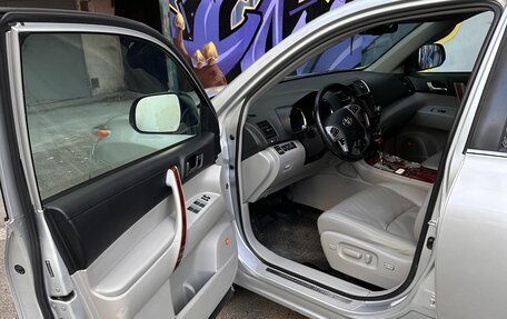 Toyota Highlander III, 2010 год, 2 000 000 рублей, 2 фотография