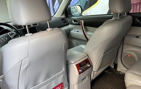 Toyota Highlander III, 2010 год, 2 000 000 рублей, 7 фотография