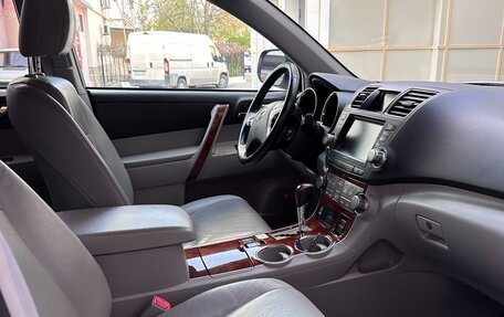 Toyota Highlander III, 2010 год, 2 000 000 рублей, 10 фотография