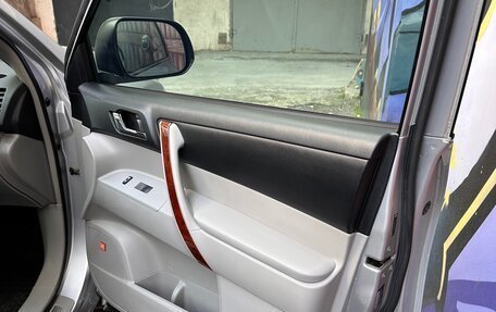 Toyota Highlander III, 2010 год, 2 000 000 рублей, 11 фотография