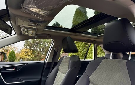 Toyota RAV4, 2025 год, 3 852 000 рублей, 10 фотография