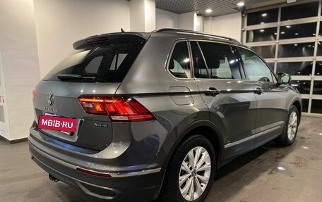 Volkswagen Tiguan II, 2021 год, 2 499 000 рублей, 3 фотография