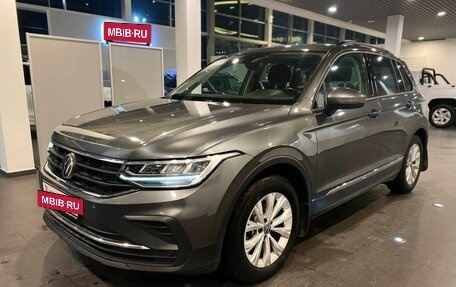 Volkswagen Tiguan II, 2021 год, 2 499 000 рублей, 8 фотография