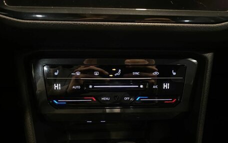 Volkswagen Tiguan II, 2021 год, 2 499 000 рублей, 15 фотография