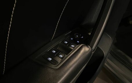 Volkswagen Tiguan II, 2021 год, 2 499 000 рублей, 22 фотография