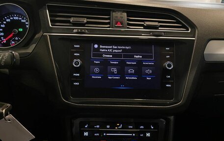 Volkswagen Tiguan II, 2021 год, 2 499 000 рублей, 13 фотография