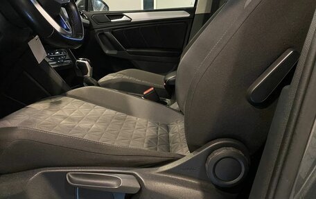 Volkswagen Tiguan II, 2021 год, 2 499 000 рублей, 34 фотография