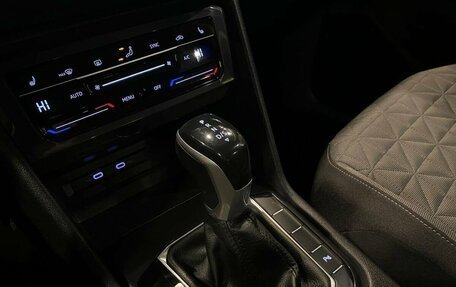 Volkswagen Tiguan II, 2021 год, 2 499 000 рублей, 31 фотография