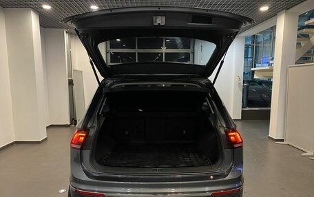 Volkswagen Tiguan II, 2021 год, 2 499 000 рублей, 38 фотография