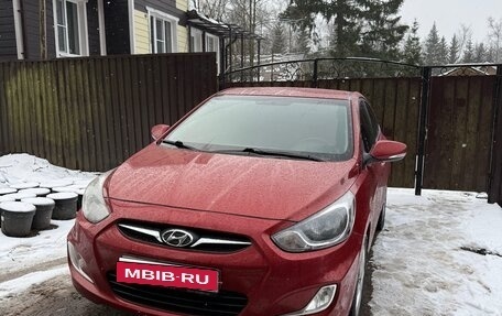 Hyundai Solaris II рестайлинг, 2011 год, 800 000 рублей, 1 фотография