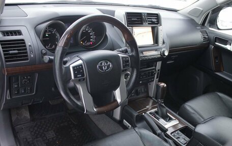 Toyota Land Cruiser Prado 150 рестайлинг 2, 2012 год, 3 050 000 рублей, 10 фотография