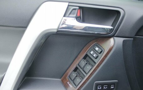 Toyota Land Cruiser Prado 150 рестайлинг 2, 2012 год, 3 050 000 рублей, 16 фотография