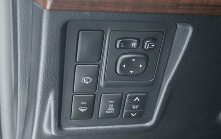 Toyota Land Cruiser Prado 150 рестайлинг 2, 2012 год, 3 050 000 рублей, 18 фотография