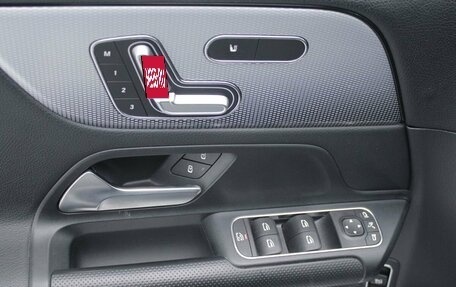 Mercedes-Benz B-Класс, 2019 год, 1 874 000 рублей, 15 фотография