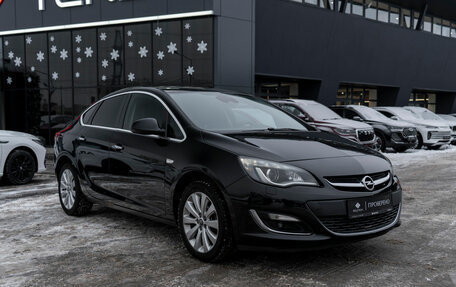 Opel Astra J, 2013 год, 670 000 рублей, 2 фотография