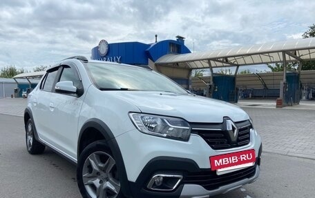 Renault Logan II, 2020 год, 1 040 000 рублей, 2 фотография