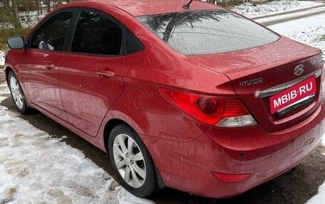 Hyundai Solaris II рестайлинг, 2011 год, 800 000 рублей, 6 фотография
