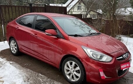 Hyundai Solaris II рестайлинг, 2011 год, 800 000 рублей, 3 фотография