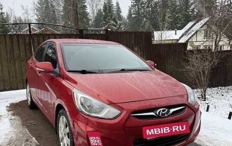Hyundai Solaris II рестайлинг, 2011 год, 800 000 рублей, 2 фотография