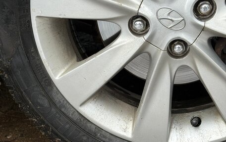 Hyundai Solaris II рестайлинг, 2011 год, 800 000 рублей, 8 фотография