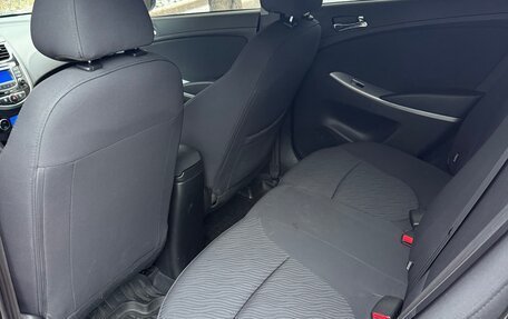 Hyundai Solaris II рестайлинг, 2011 год, 800 000 рублей, 17 фотография