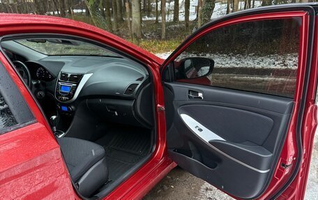 Hyundai Solaris II рестайлинг, 2011 год, 800 000 рублей, 18 фотография