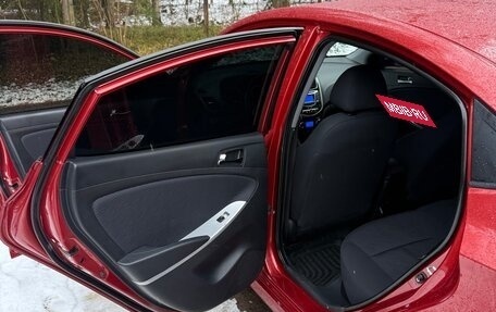 Hyundai Solaris II рестайлинг, 2011 год, 800 000 рублей, 16 фотография