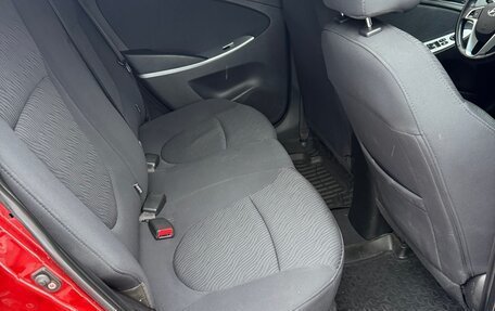 Hyundai Solaris II рестайлинг, 2011 год, 800 000 рублей, 22 фотография