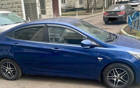 Hyundai Solaris II рестайлинг, 2016 год, 880 000 рублей, 2 фотография