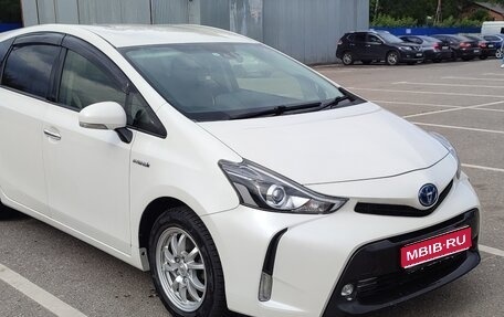 Toyota Prius Alpha I (ZVW40/41), 2017 год, 1 630 000 рублей, 1 фотография