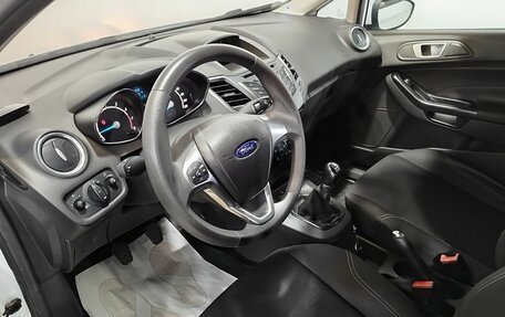 Ford Fiesta, 2016 год, 975 000 рублей, 18 фотография