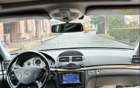 Mercedes-Benz E-Класс, 2003 год, 1 100 000 рублей, 5 фотография
