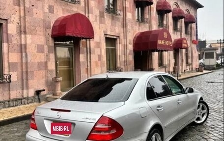 Mercedes-Benz E-Класс, 2003 год, 1 100 000 рублей, 4 фотография