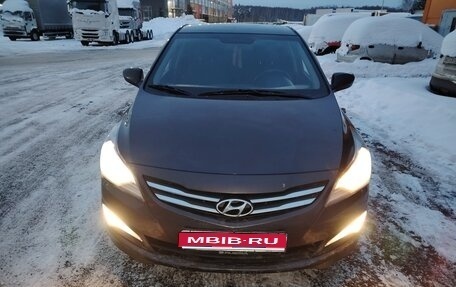 Hyundai Solaris II рестайлинг, 2015 год, 1 100 000 рублей, 1 фотография
